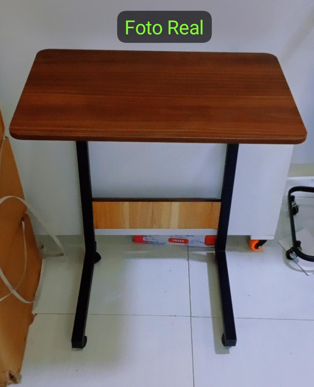 MESA AUXILIAR CON RUEDAS