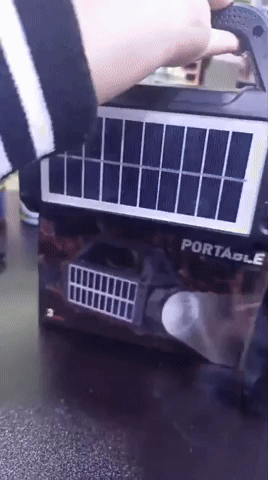 PARLANTE LINTERNA CON PANEL SOLAR